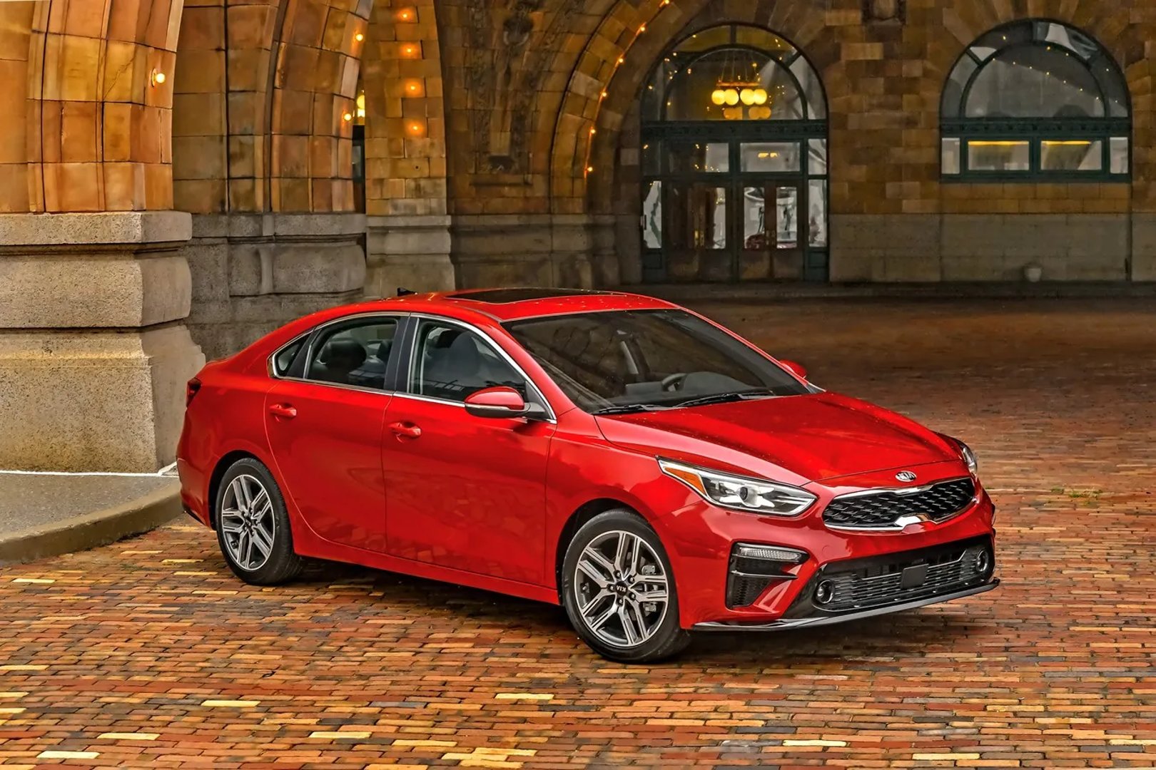 Kia_Forte_3_generation__Sedan__1.jpg