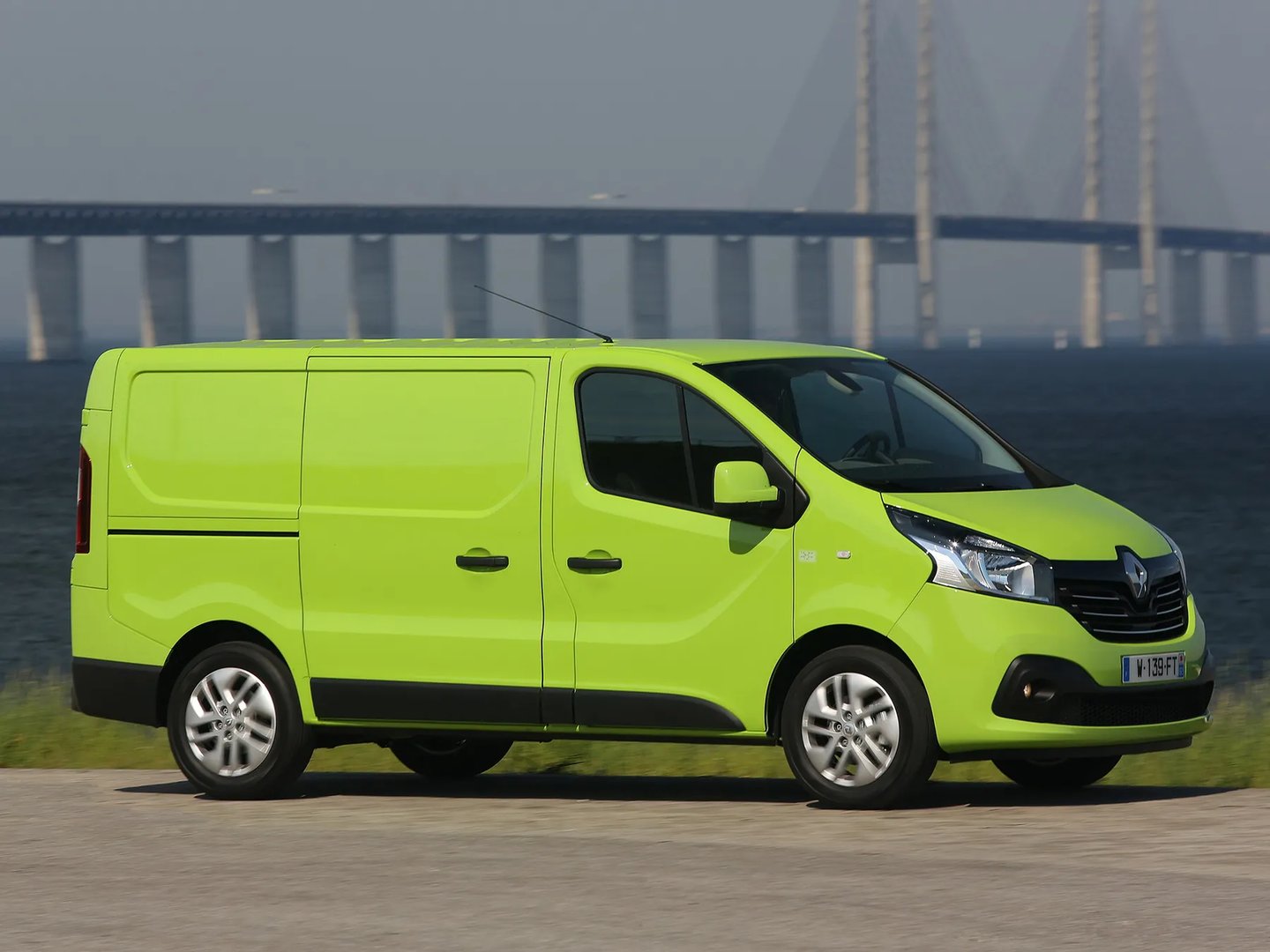 Renault_Trafic_3_generation__Van__4.jpg