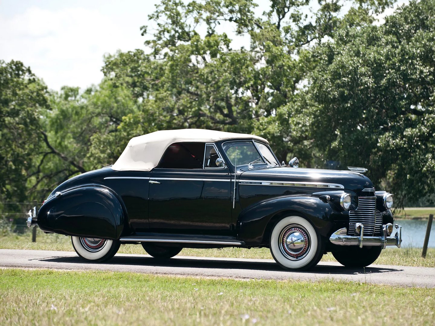 Chevrolet_Special_DeLuxe_1_generation__Cabrio__6.jpg