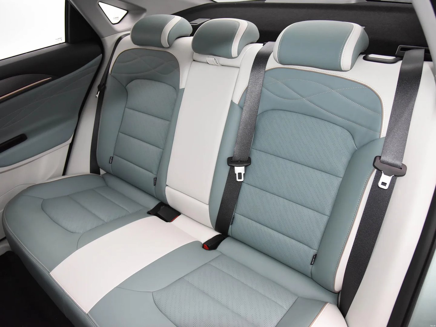 geometry_G6_1_generation__Sedan__4.jpg