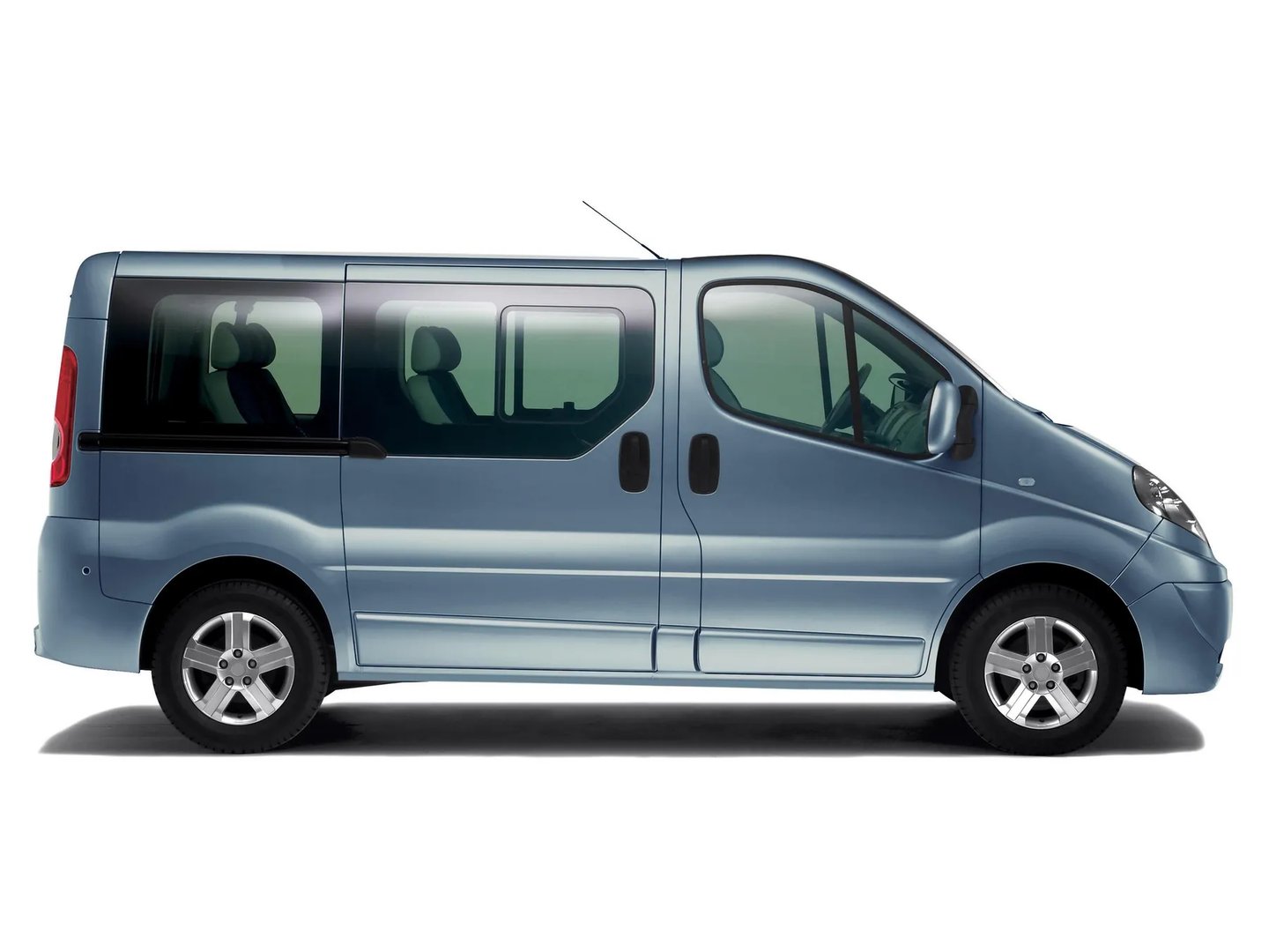 Renault_Trafic_2_generation_restyling__Minivan__4.jpg