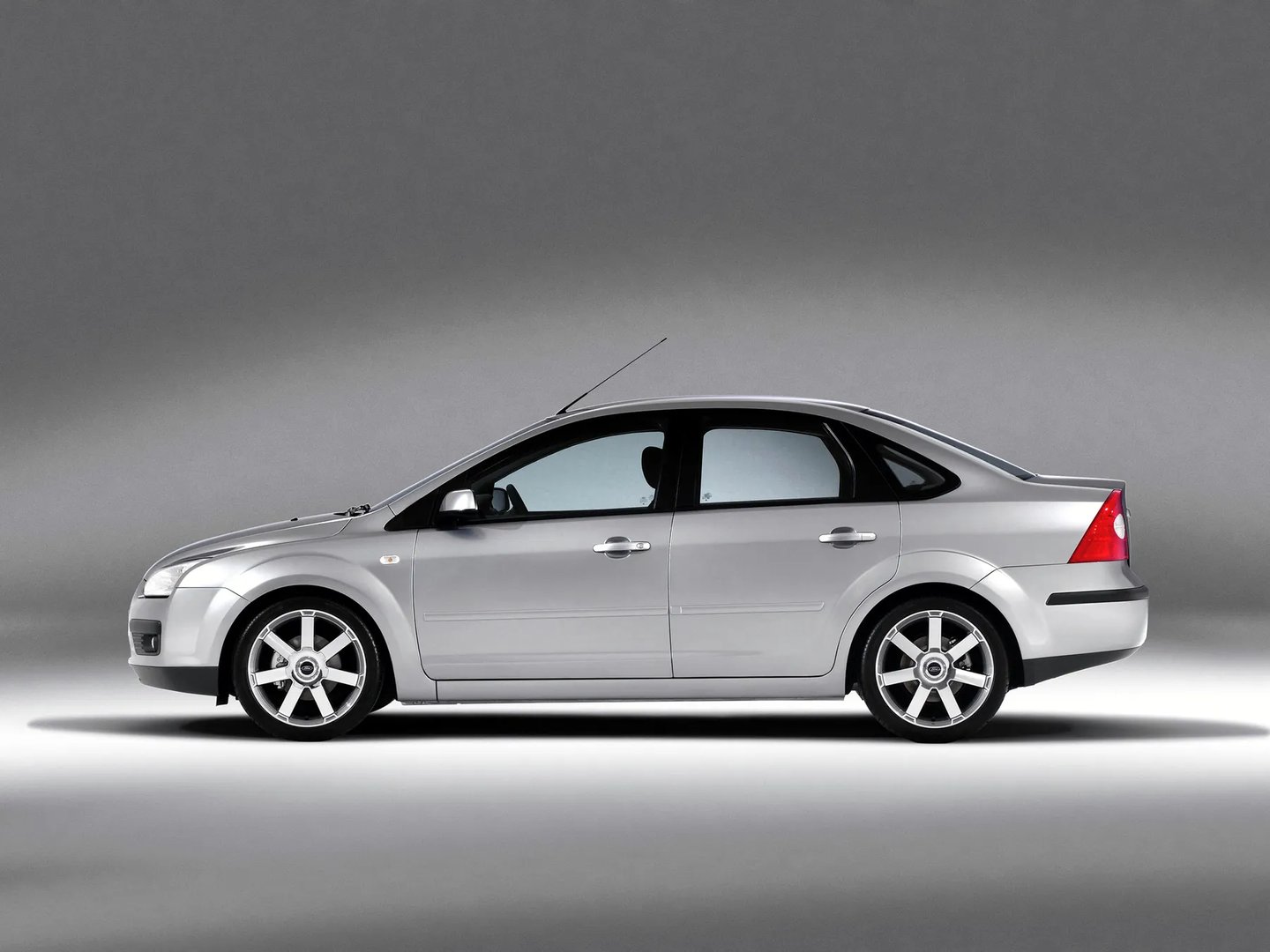 Ford_Focus_2_generation__Sedan__3.jpg