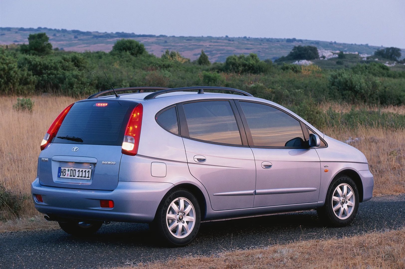 Daewoo_Tacuma_1_generation__Compact_Van__3.jpg
