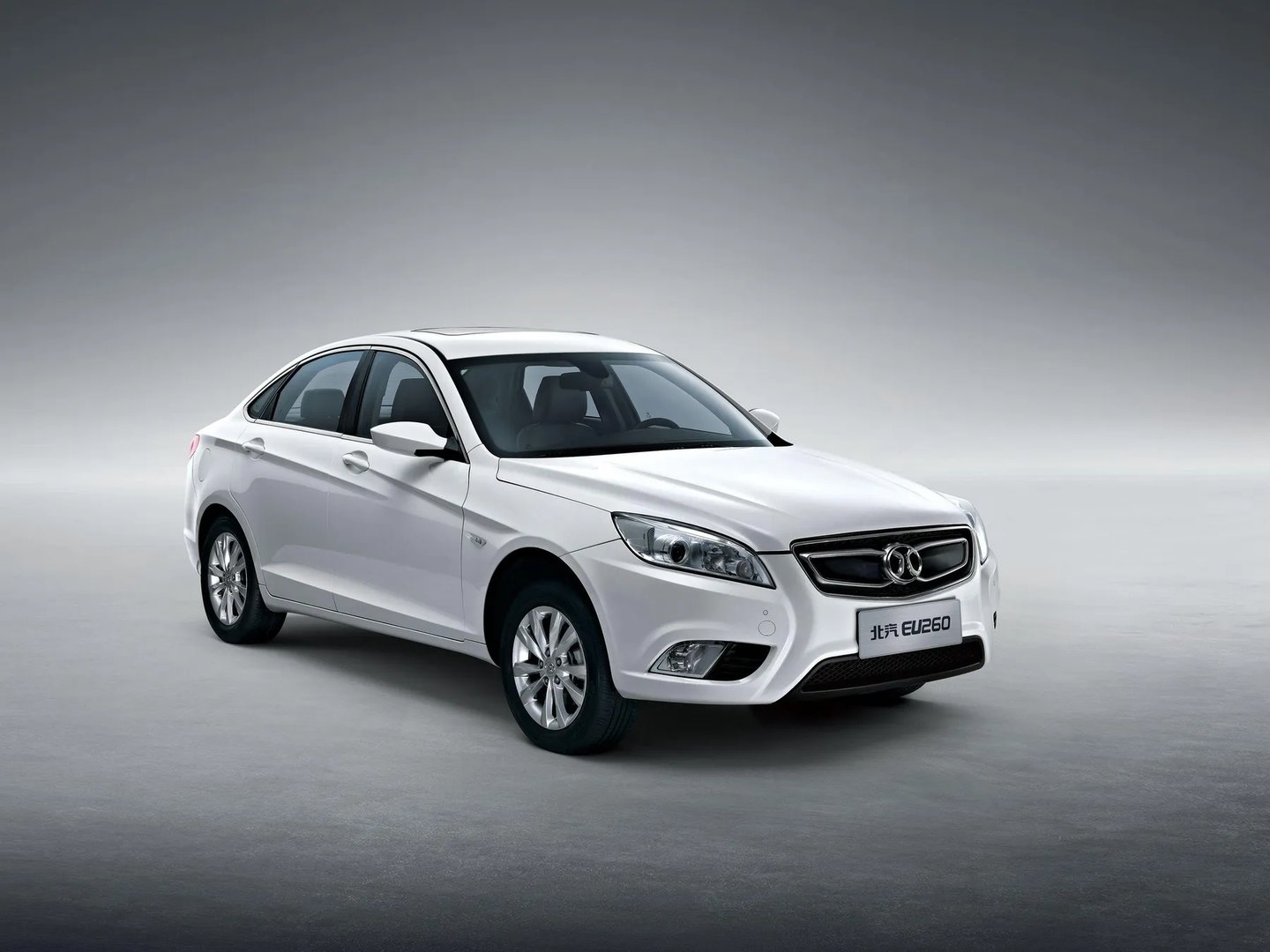 baic_EU260_1_generation__Sedan__7.jpg