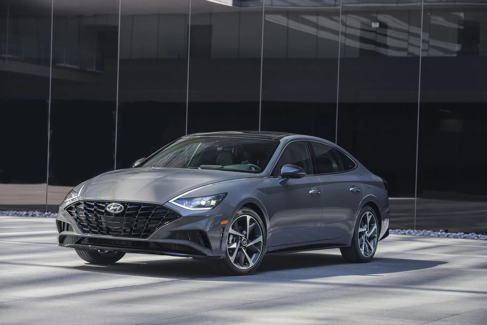 Hyundai_Sonata_8_generation__Sedan__9.jpg