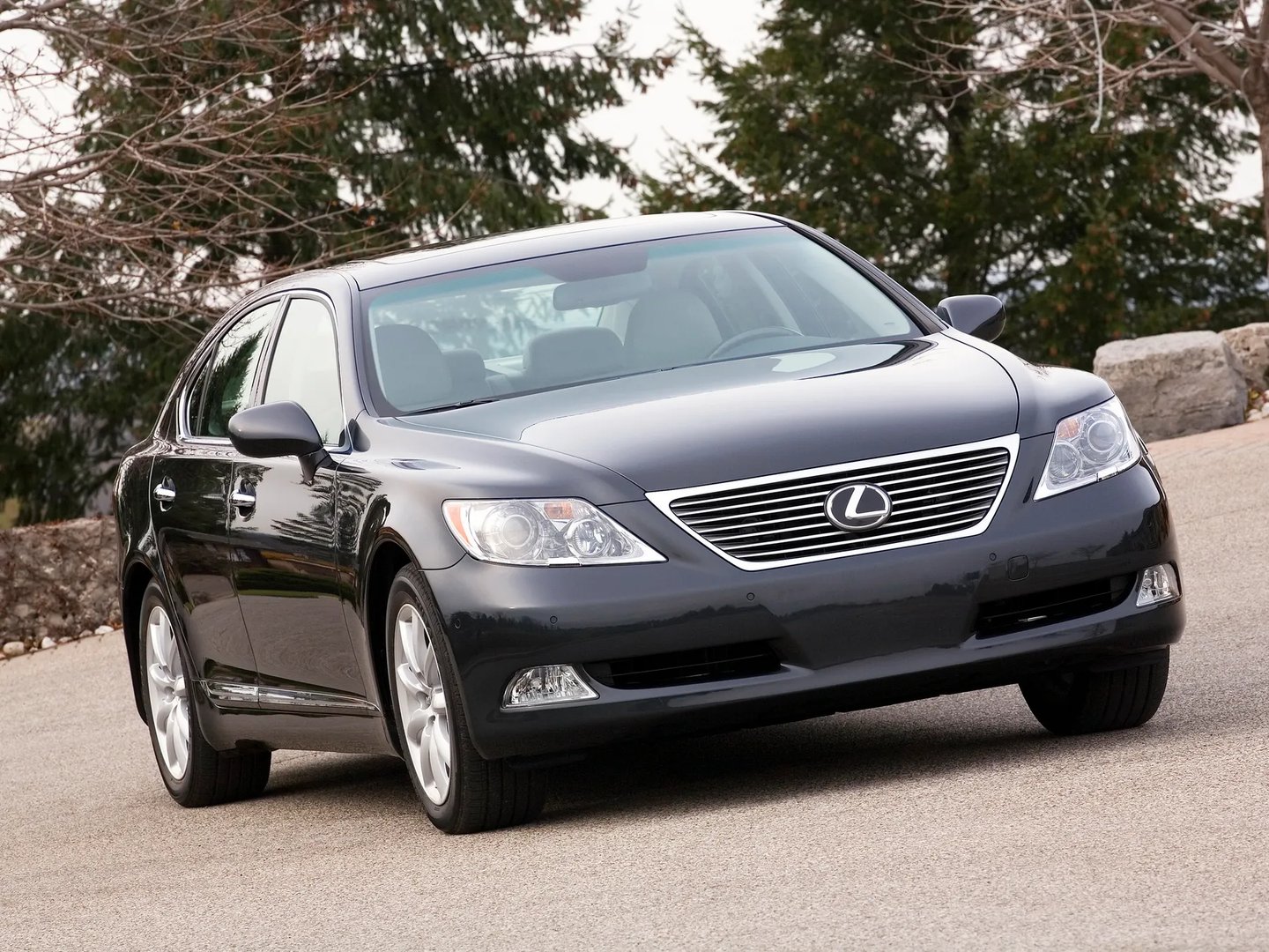 Lexus_LS_4_generation__Sedan__1.jpg