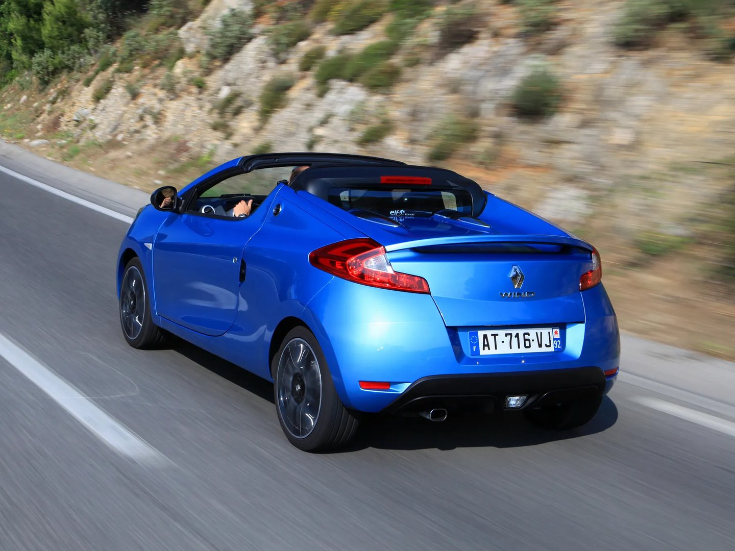 Renault_Wind_1_generation__Roadster__10.jpg