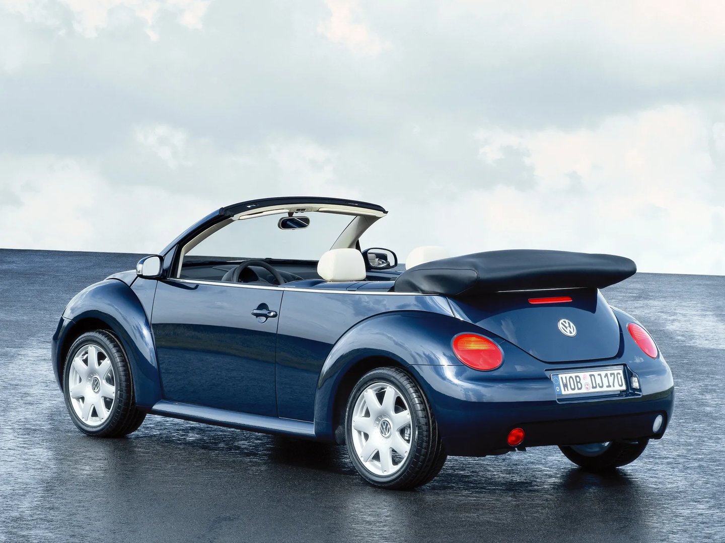 Volkswagen_Beetle_1_generation__Cabrio__12.jpg