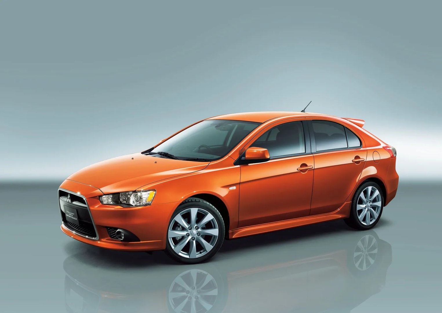 Mitsubishi_Galant_Fortis_1_generation__Hatchback_5-door__6.jpg