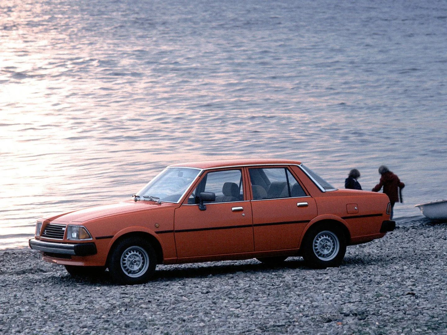 Mazda_626_1_generation__Sedan__2.jpg