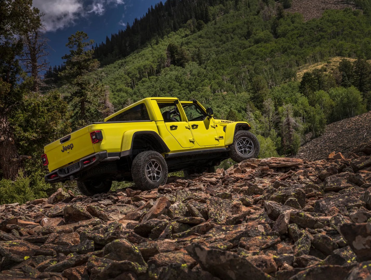 Jeep_Gladiator_2_generation_restyling_1__Pickup_double-cab__4.jpg