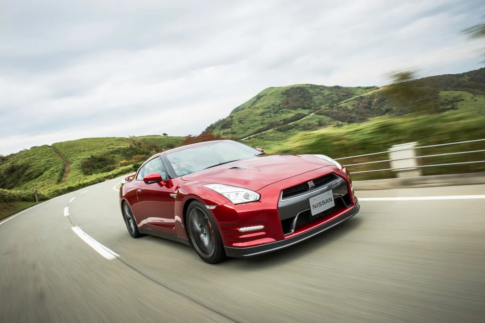 Nissan_GT-R_1_generation_restyling_2__Coupe__6.jpg