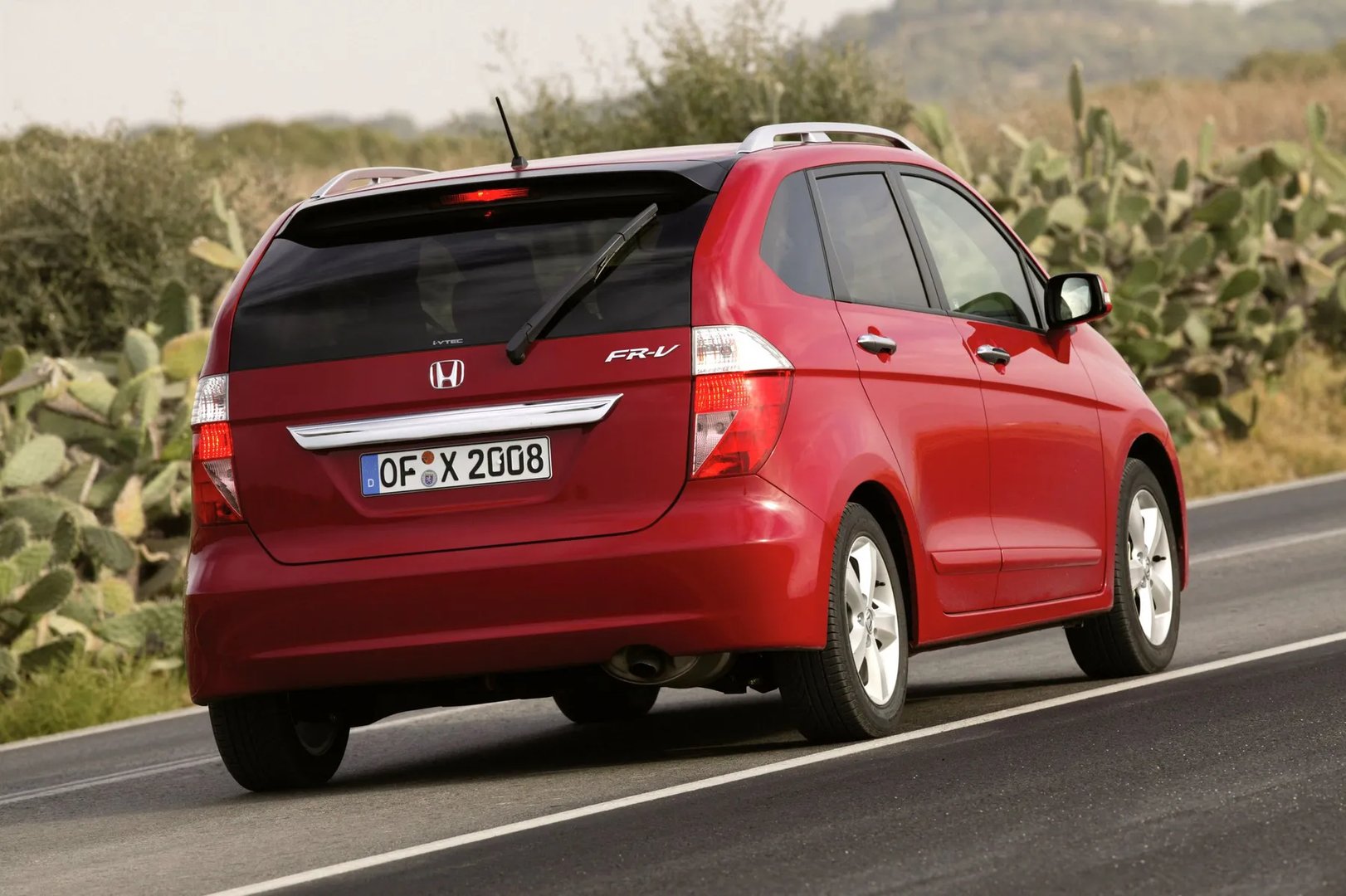Honda_FR-V_1_generation__Compact_Van__5.jpg