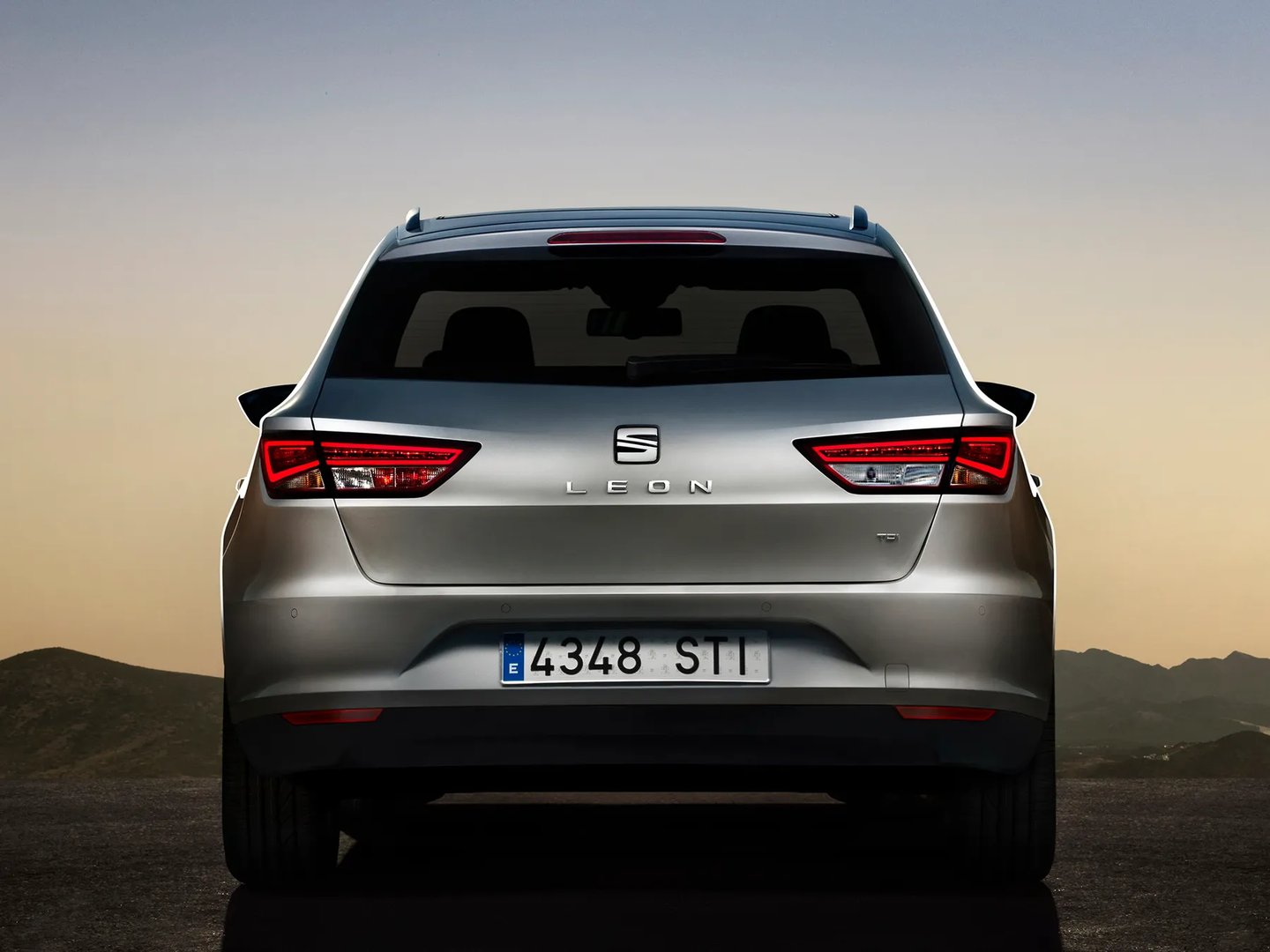 SEAT_Leon_3_generation__Estate_5-door__11.jpg