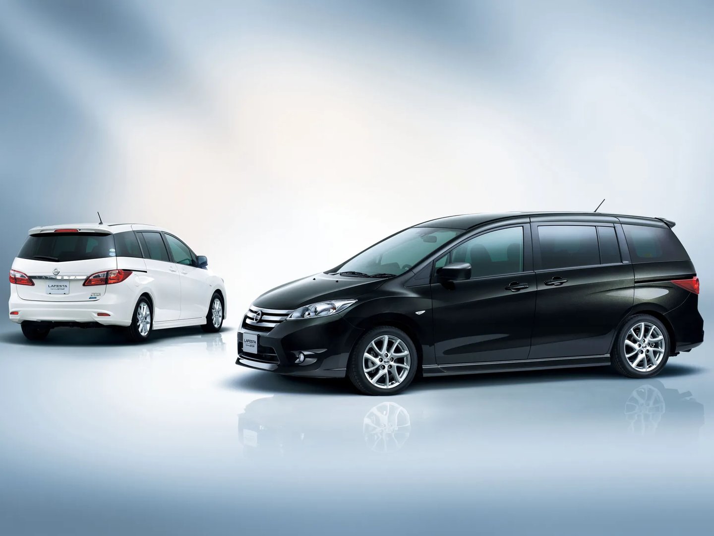Nissan_Lafesta_2_generation__Compact_Van__1.jpg