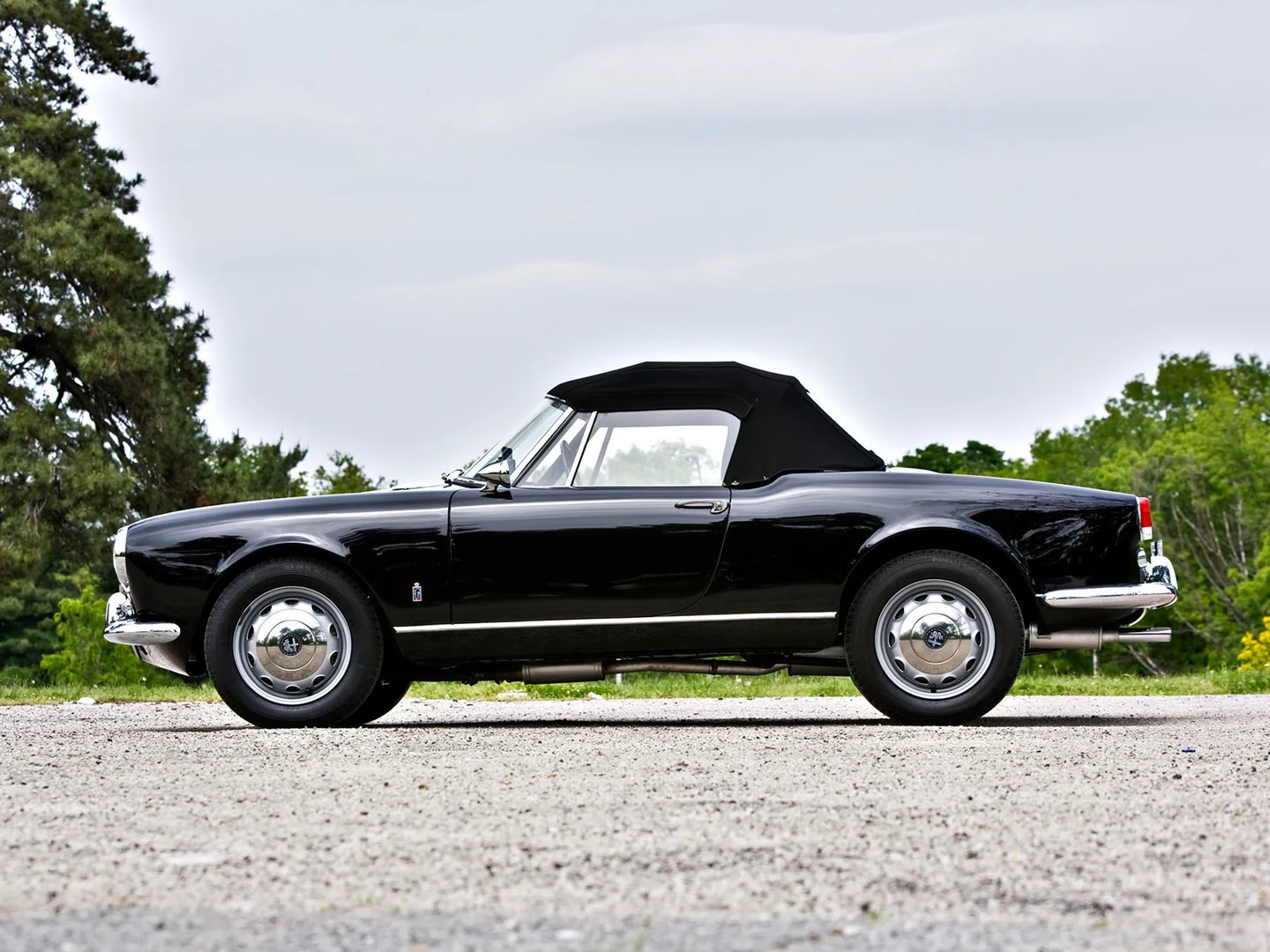 Alfa Romeo_Giulietta_1_generation__Cabrio__13.jpg