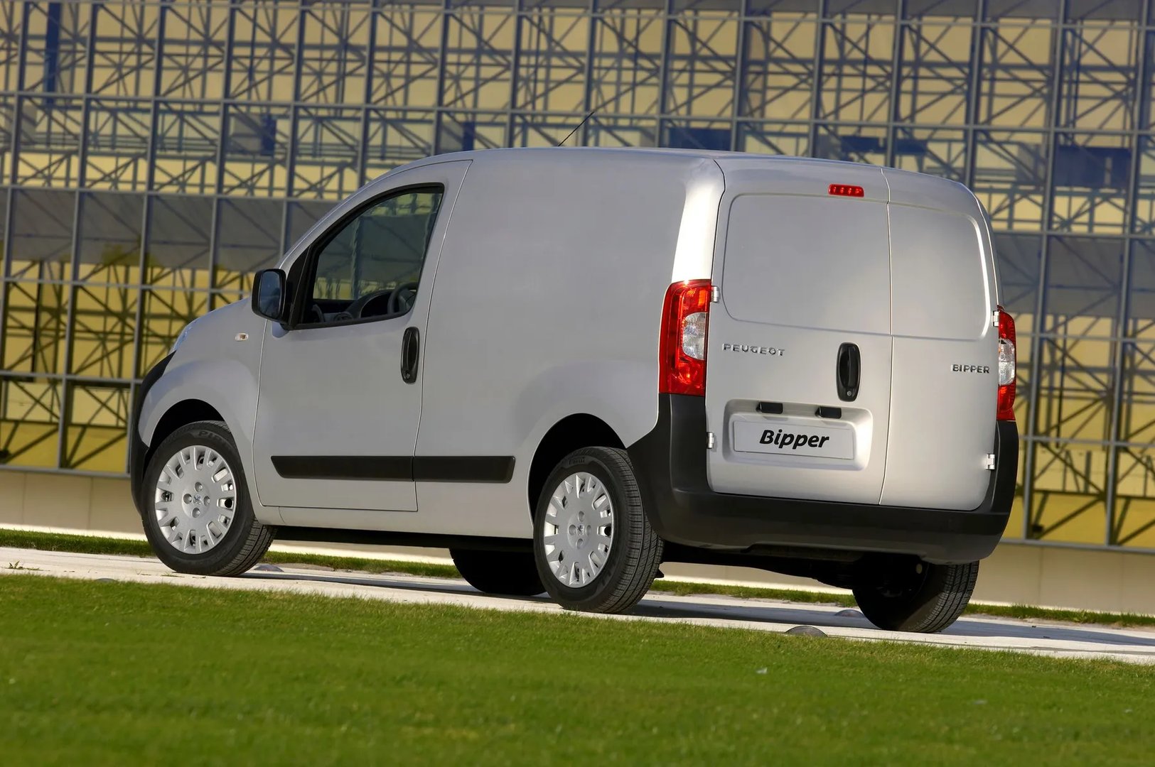 Peugeot_Bipper_1_generation__Compact_Van__6.jpg