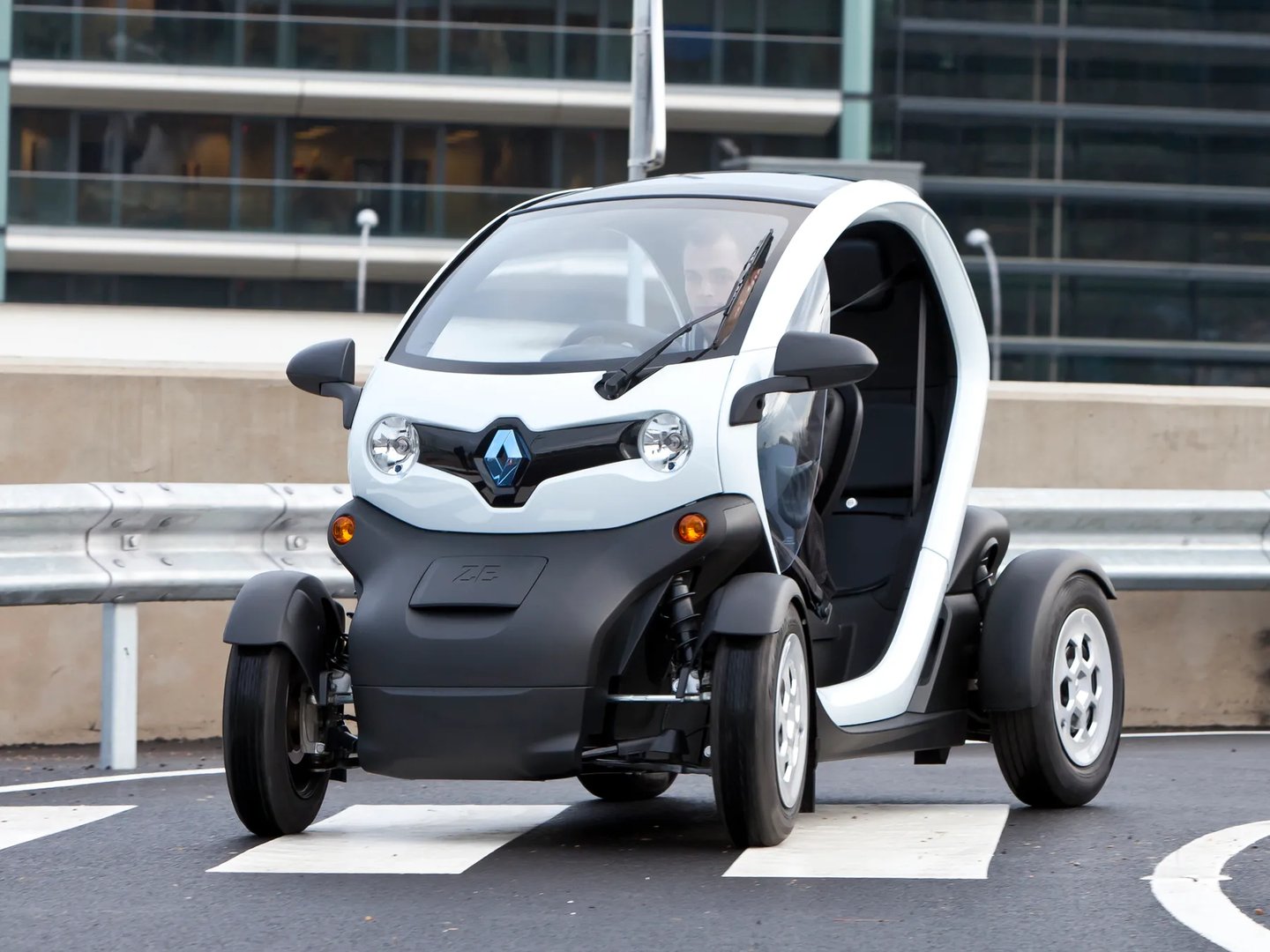 Renault_Twizy_1_generation__Mini_5-doors__11.jpg