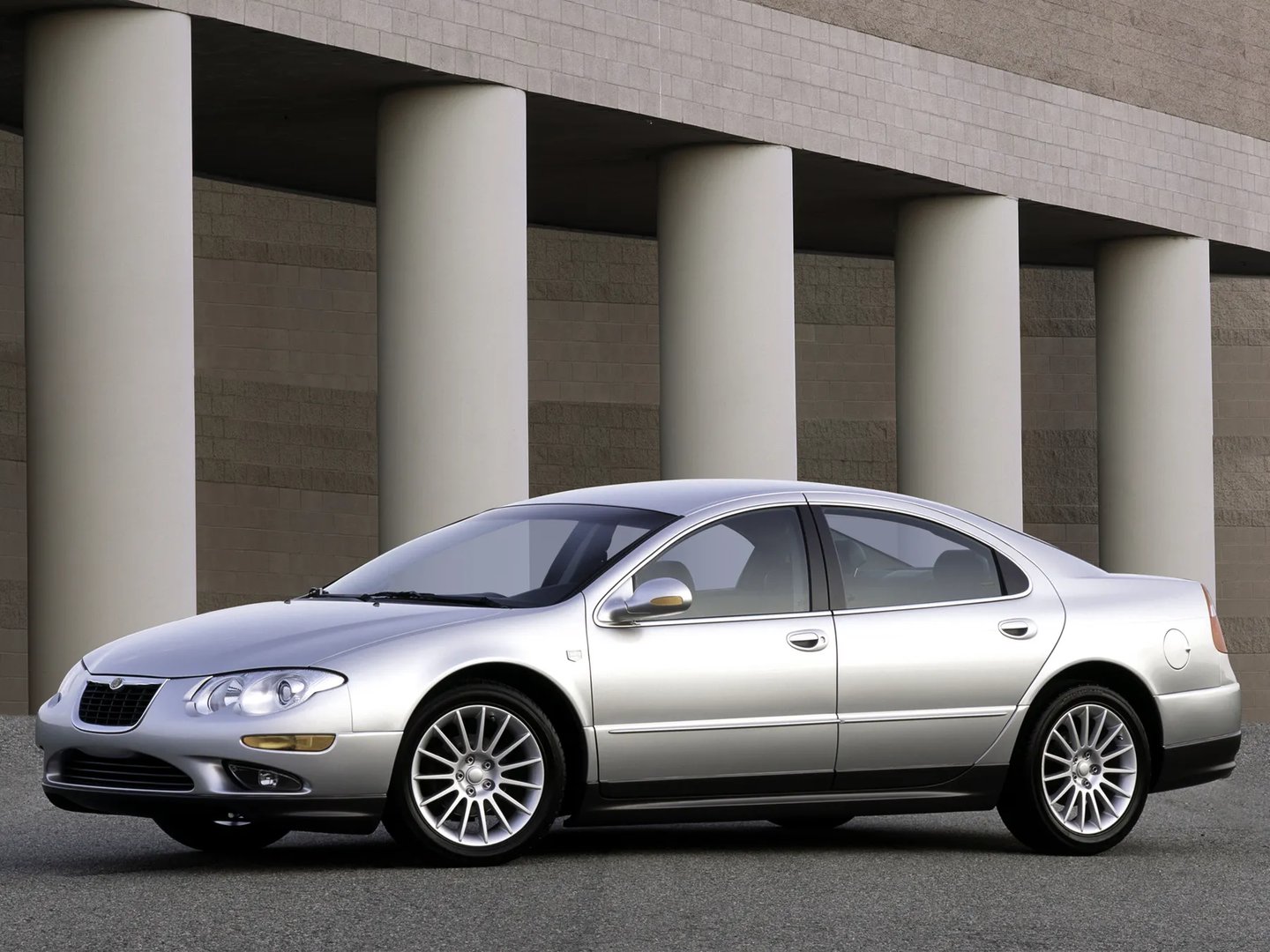 Chrysler_300M_1_generation__Sedan__9.jpg