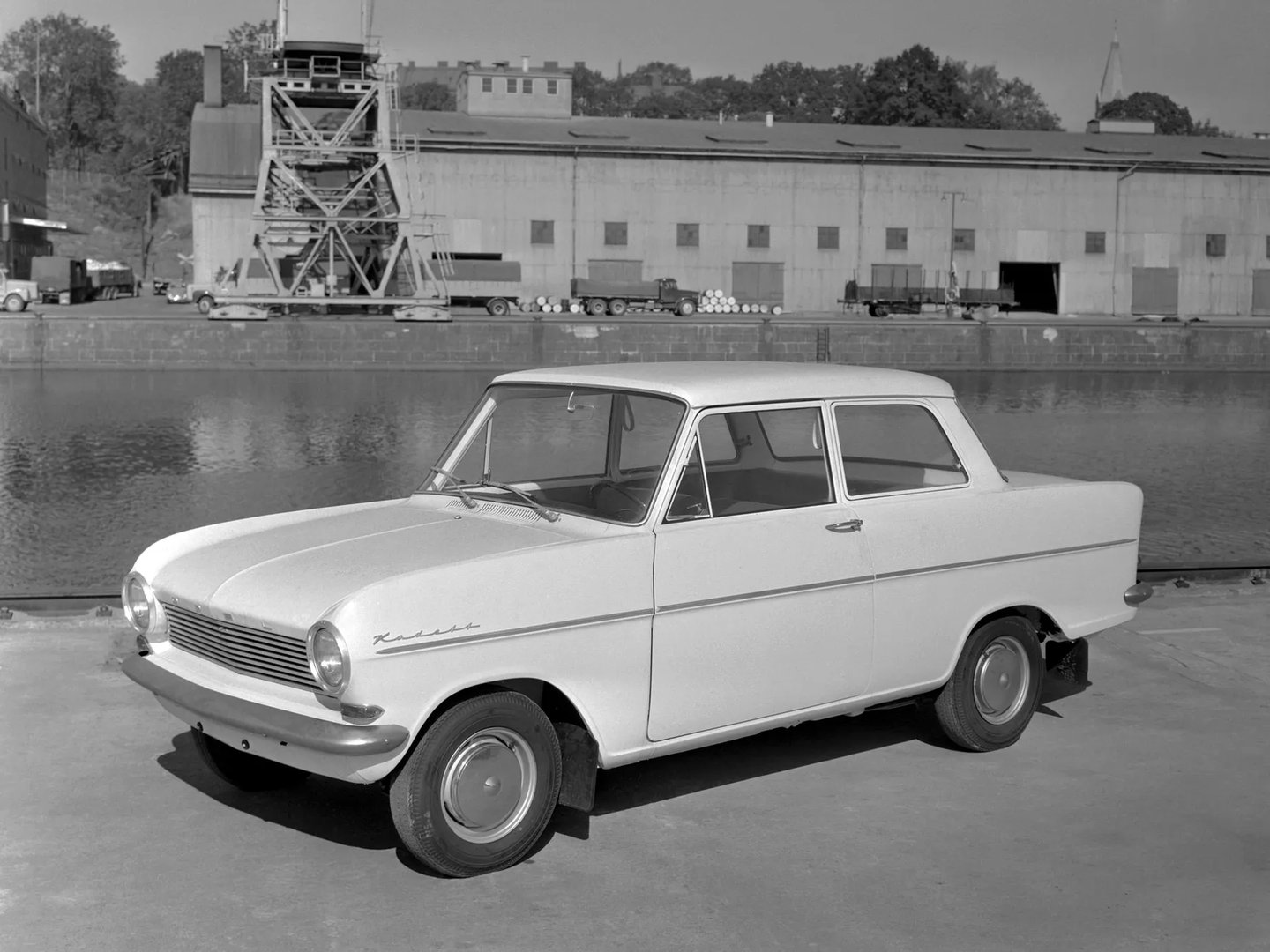 Opel_Kadett_1_generation__Sedan_2-doors__4.jpg