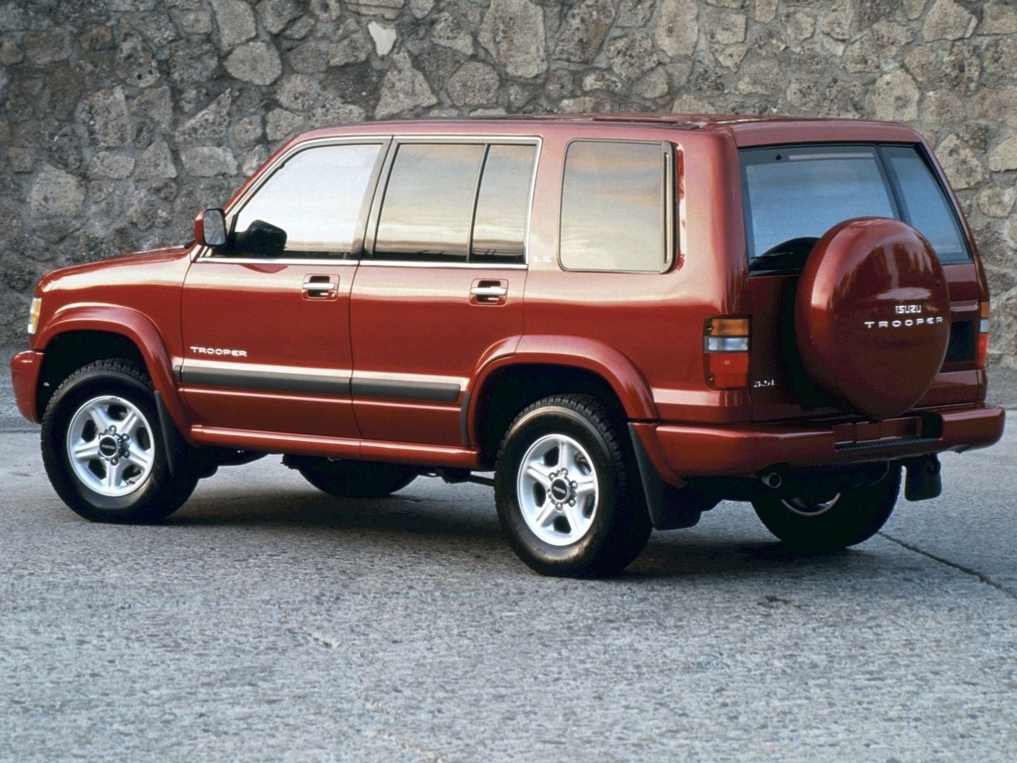 isuzu_Trooper_2_generation__SUV_5-doors__10.jpg