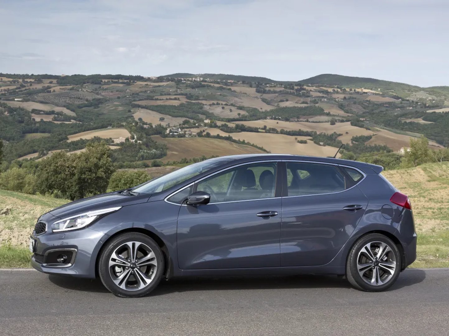 Kia_Ceed_2_generation_restyling__Hatchback_5-door__1.jpg