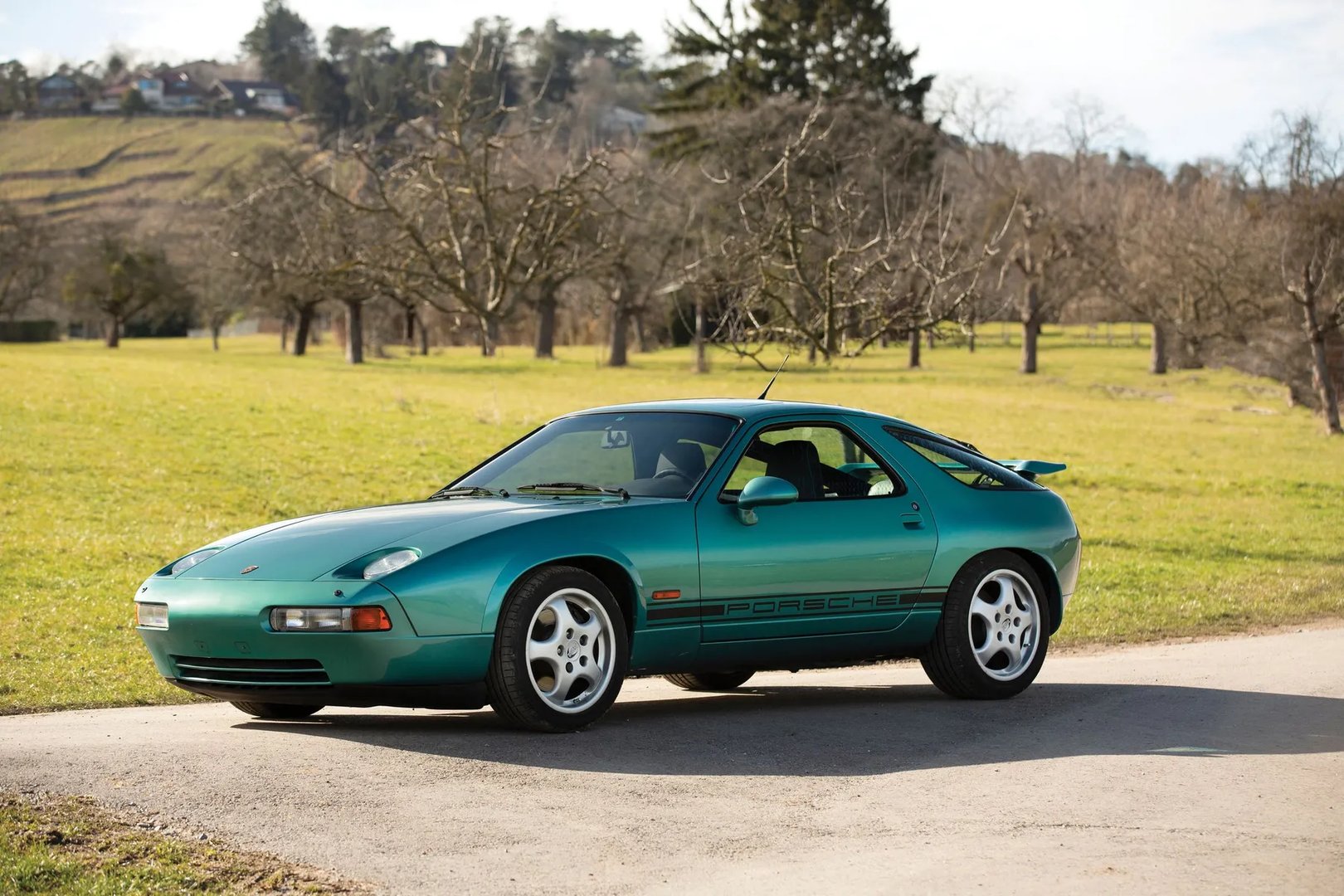 Porsche_928_1_generation__Coupe__8.jpg