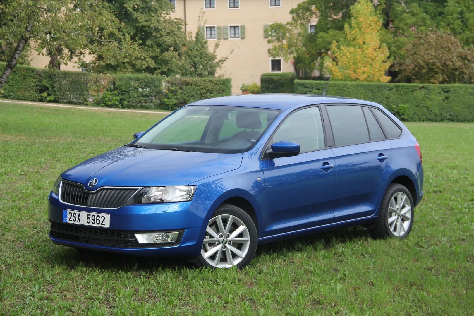 Skoda_Rapid_1_generation__Estate_5-door__7.jpg