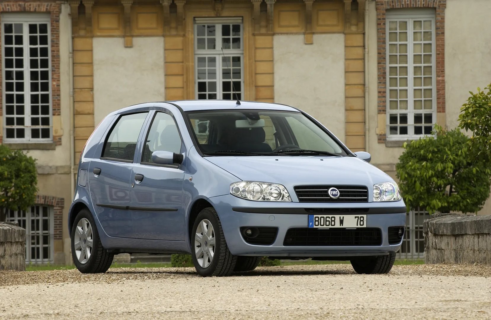 Fiat_Punto_2_generation_restyling__Mini_5-doors__6.jpg