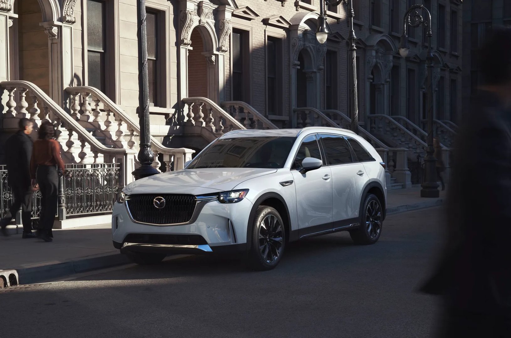 Mazda_CX-90_1_generation__SUV_5-doors__9.jpg