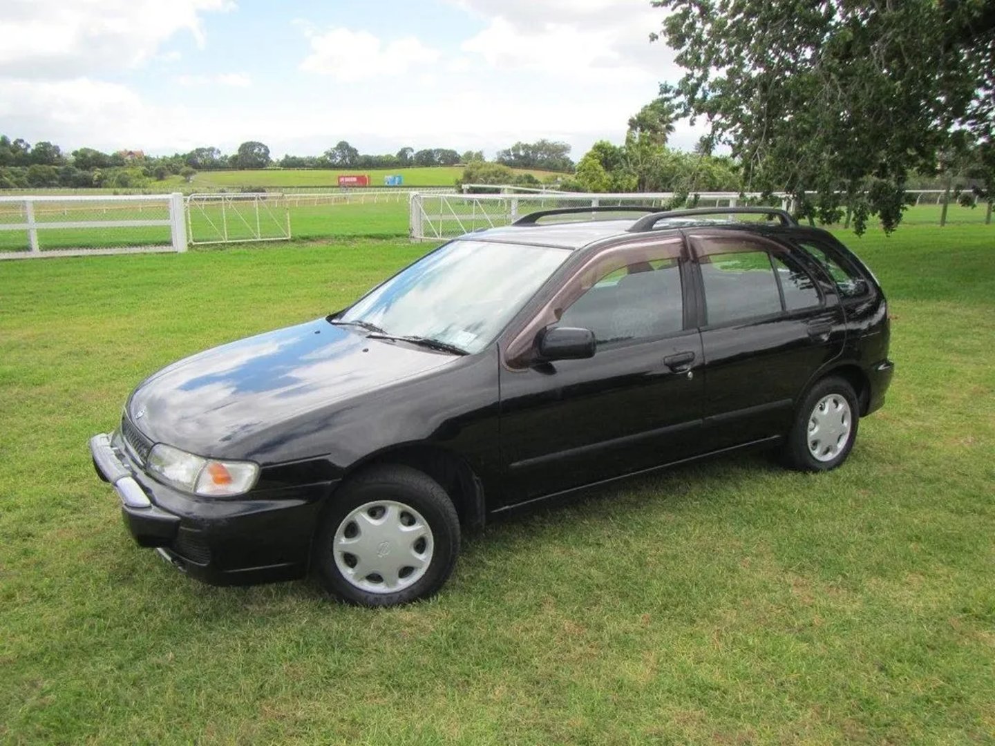 Nissan Lucino 1 generation  Hatchback 5-door