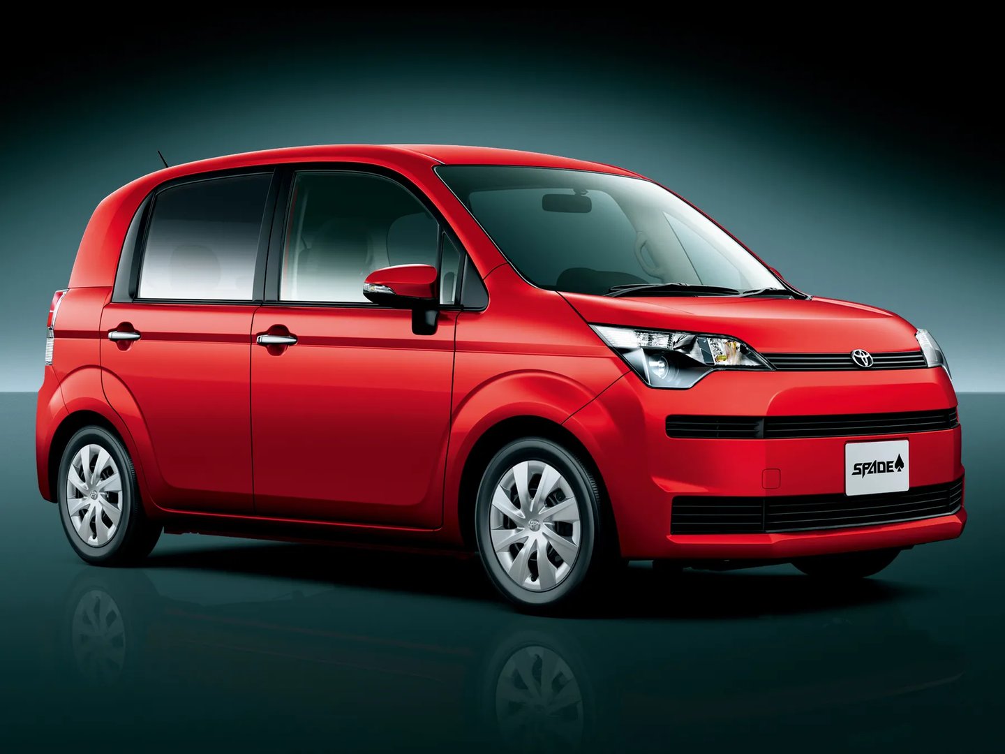Toyota_Spade_1_generation__Compact_Van__1.jpg