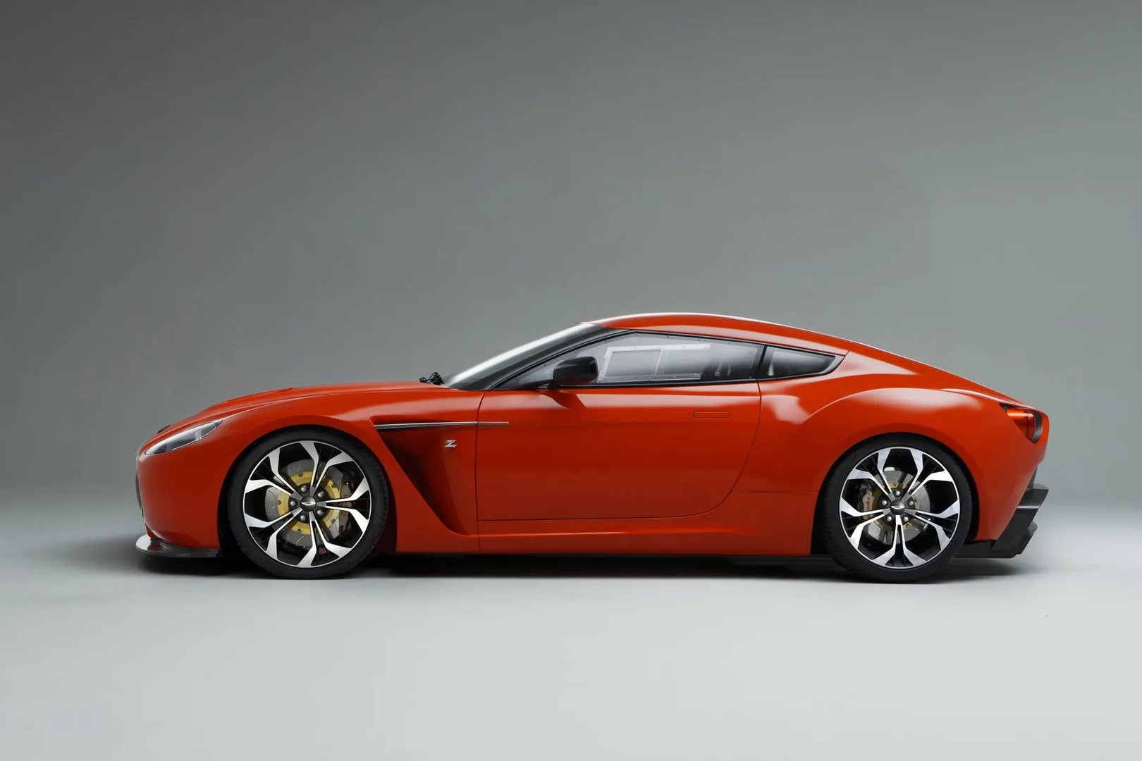 Aston Martin_V12_Zagato_1_generation__Coupe__6.jpg
