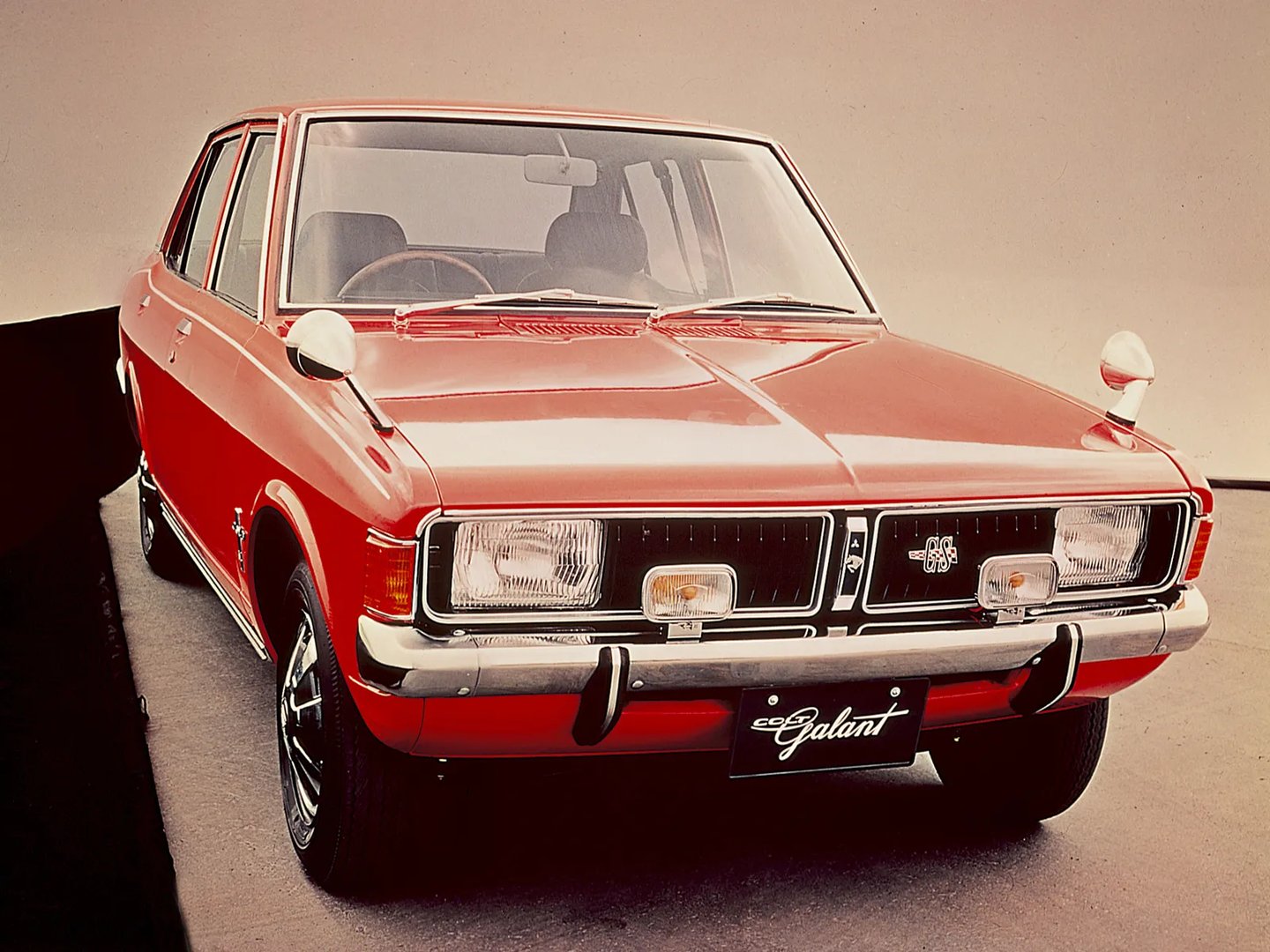 Mitsubishi_Galant_1_generation__Sedan__1.jpg
