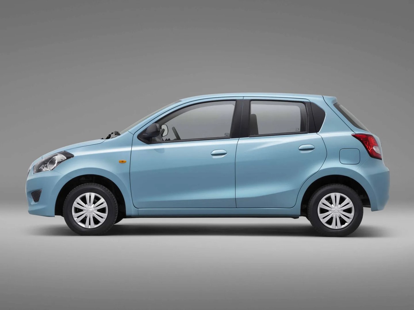 Datsun_GO_1_generation__Mini_5-doors__2.jpg