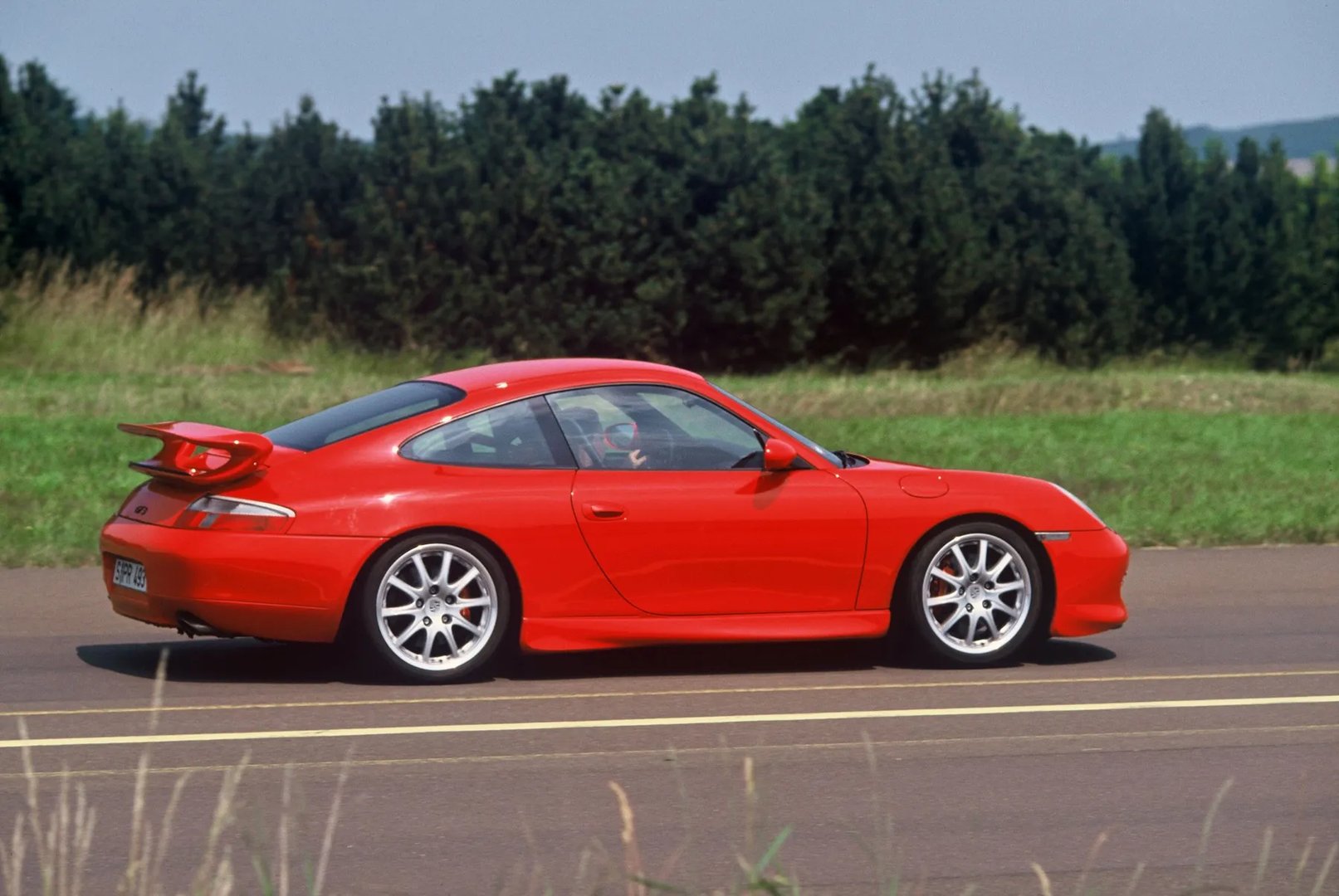 Porsche_911_GT3_1_generation__Coupe__9.jpg