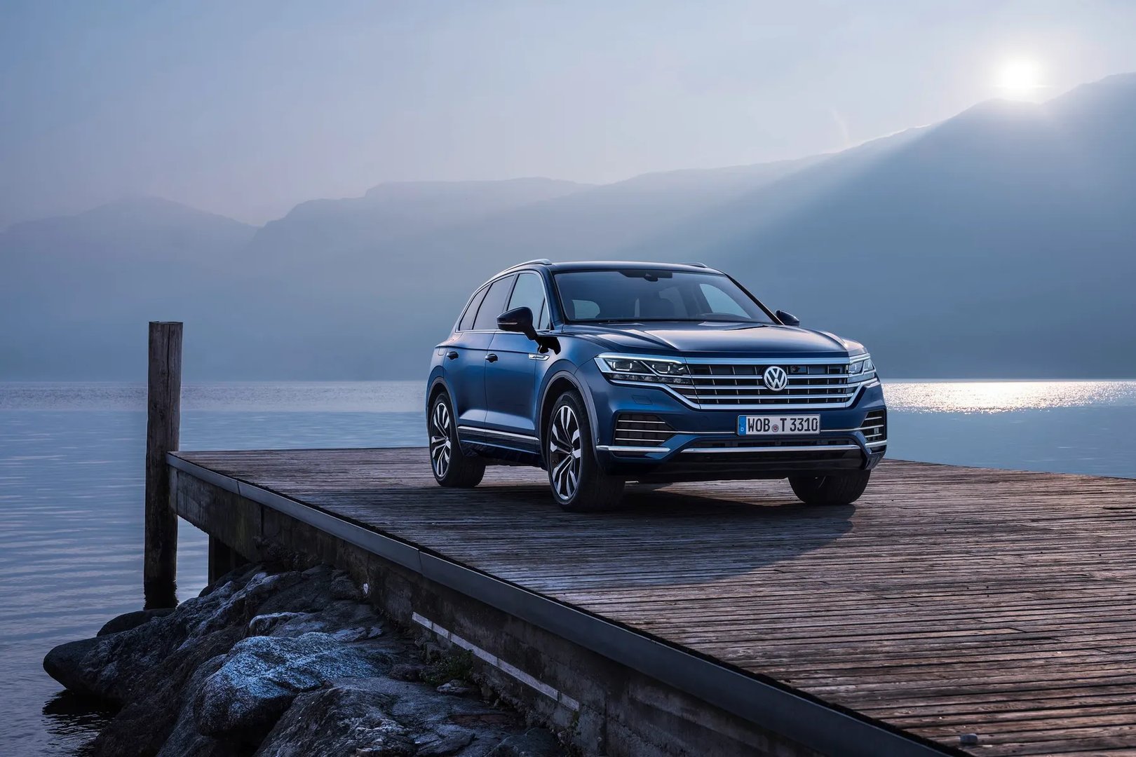 Volkswagen_Touareg_3_generation__SUV_5-doors__10.jpg