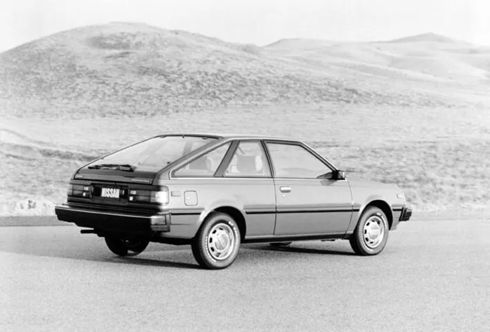 Nissan_Sentra_1_generation__Hatchback_3-door__1.jpg