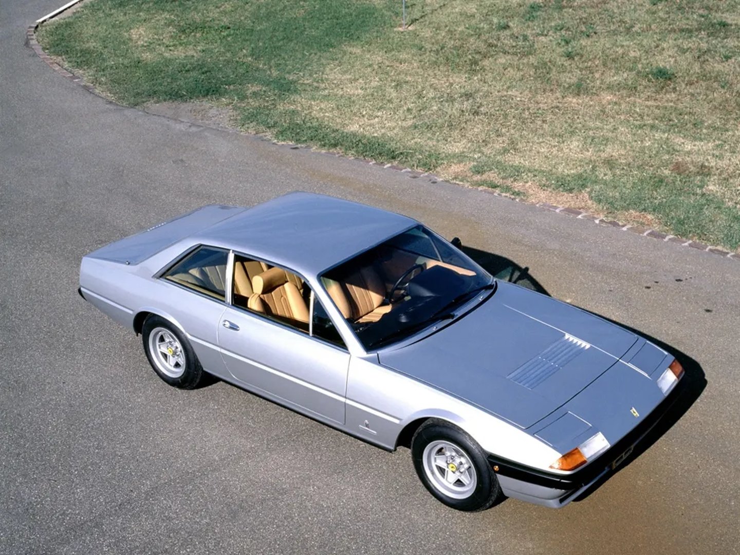 Ferrari_400_1_generation__Coupe__5.jpg
