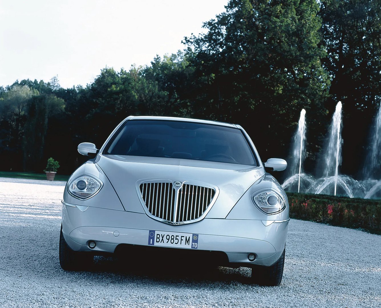 Lancia_Thesis_1_generation__Sedan__10.jpg