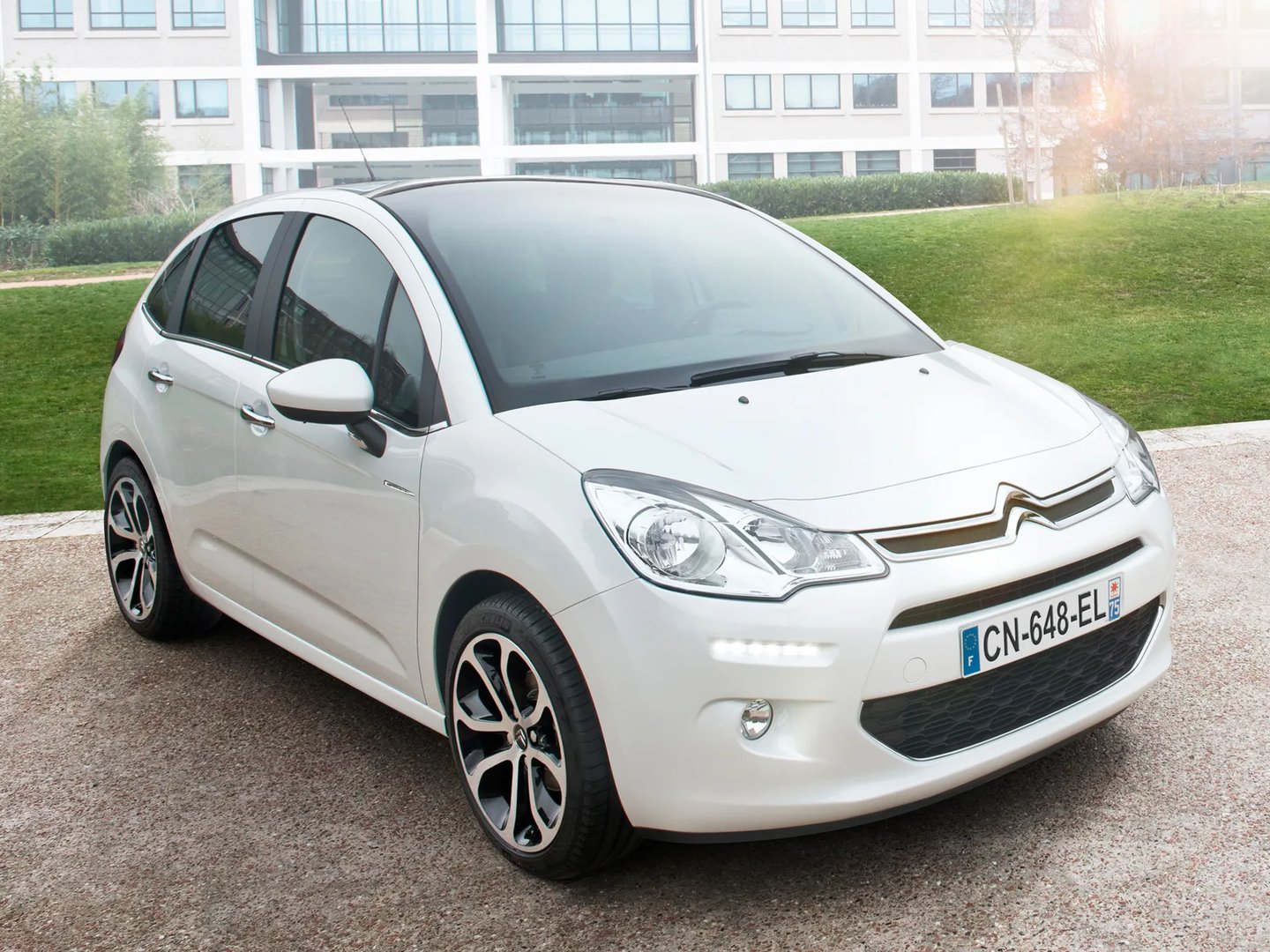 2 generation, restyling 