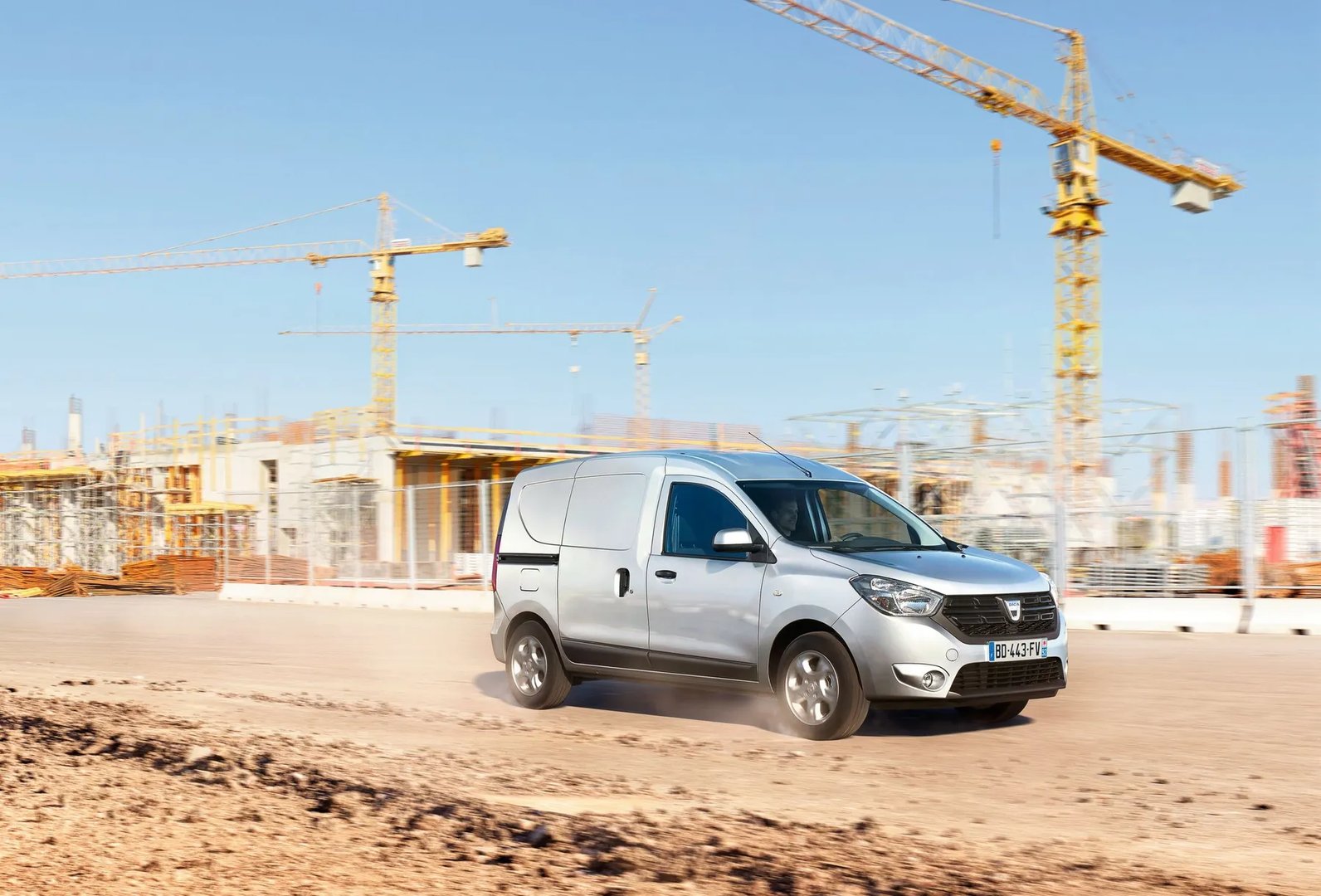 Dacia_Dokker_1_generation_restyling__Van__4.jpg