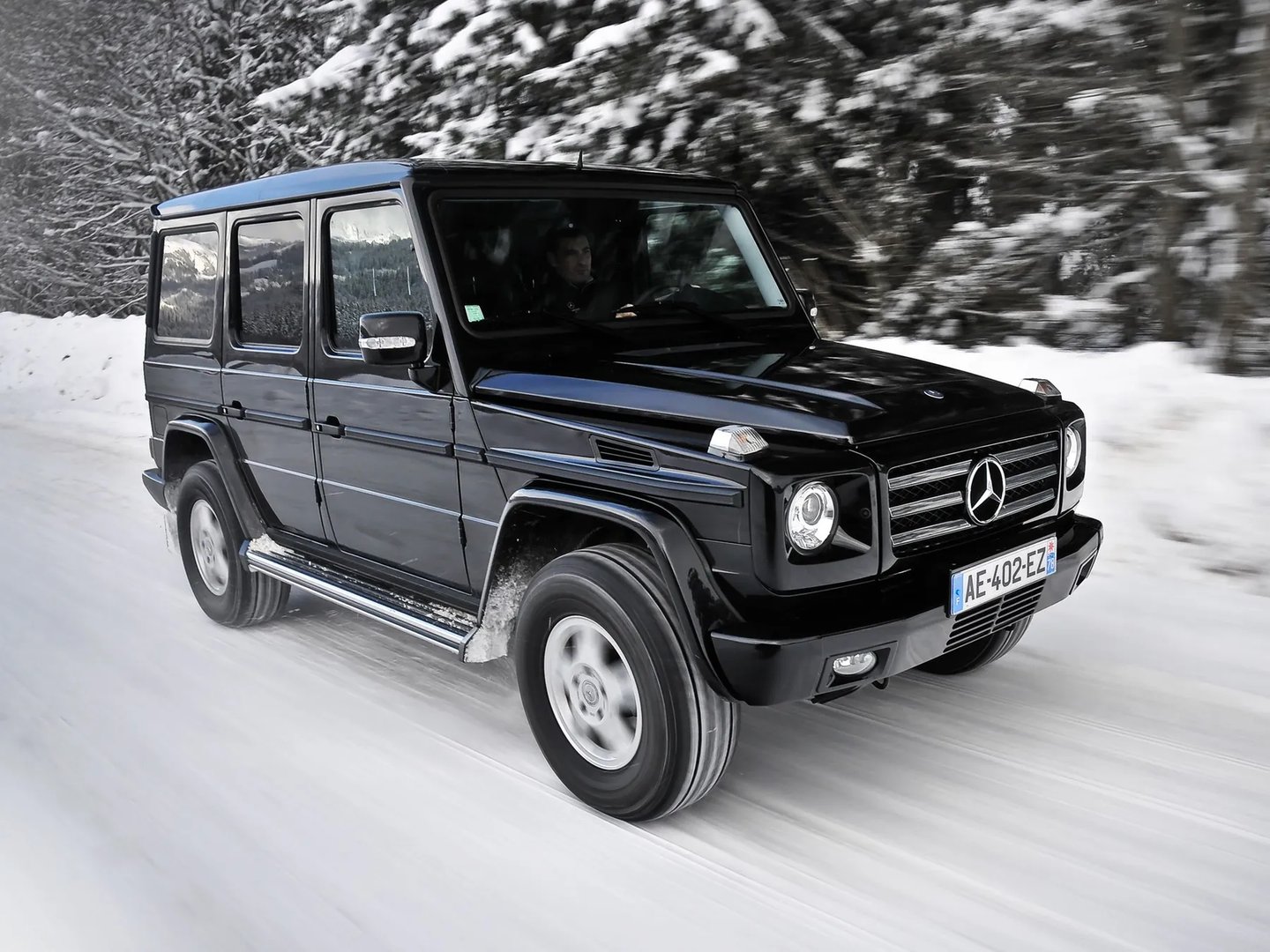 Mercedes_G-Class_2_generation_restyling_5__SUV_5-doors__5.jpg