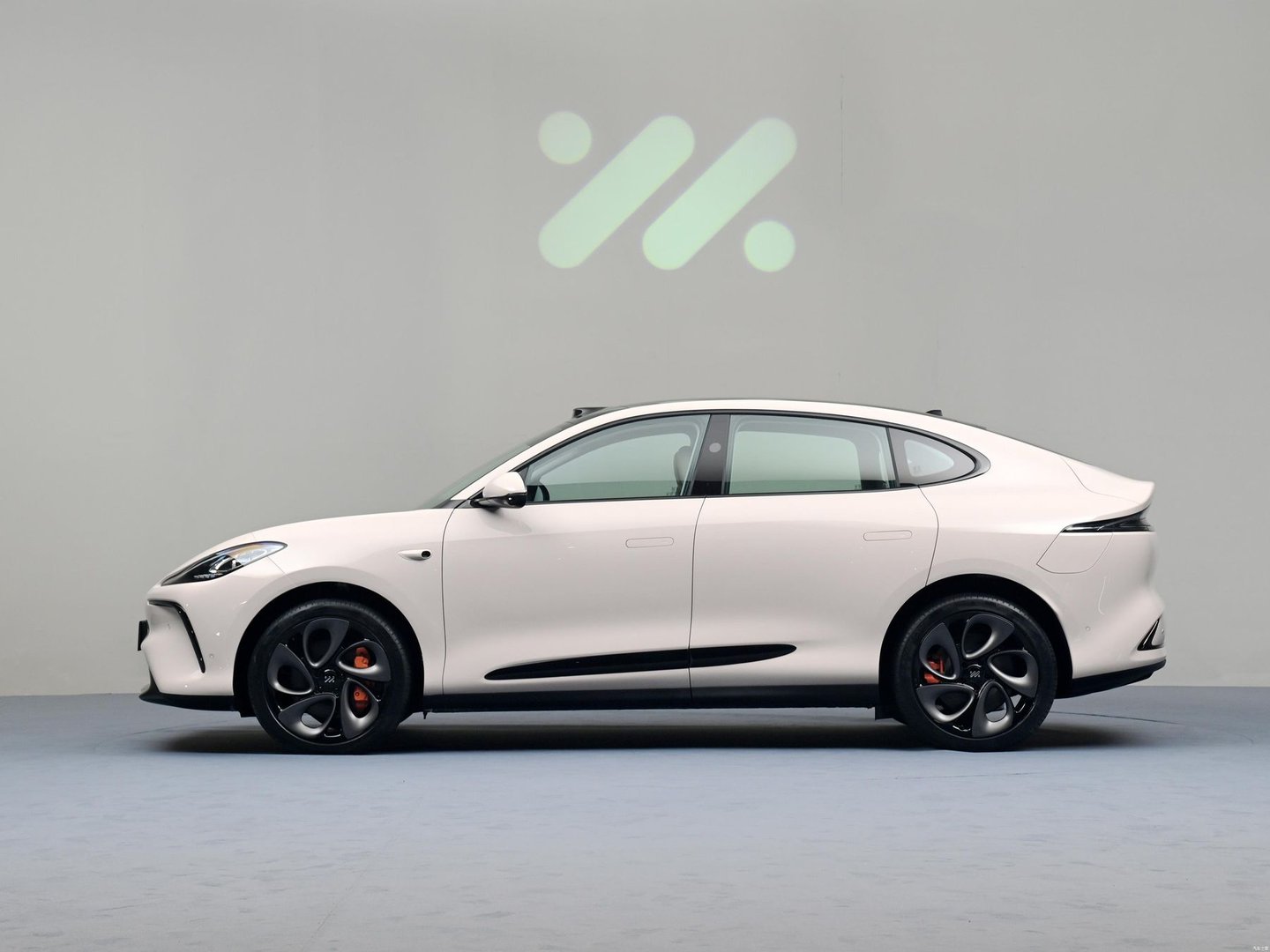 im_LS6_1_generation__SUV_Coupe__19.jpg