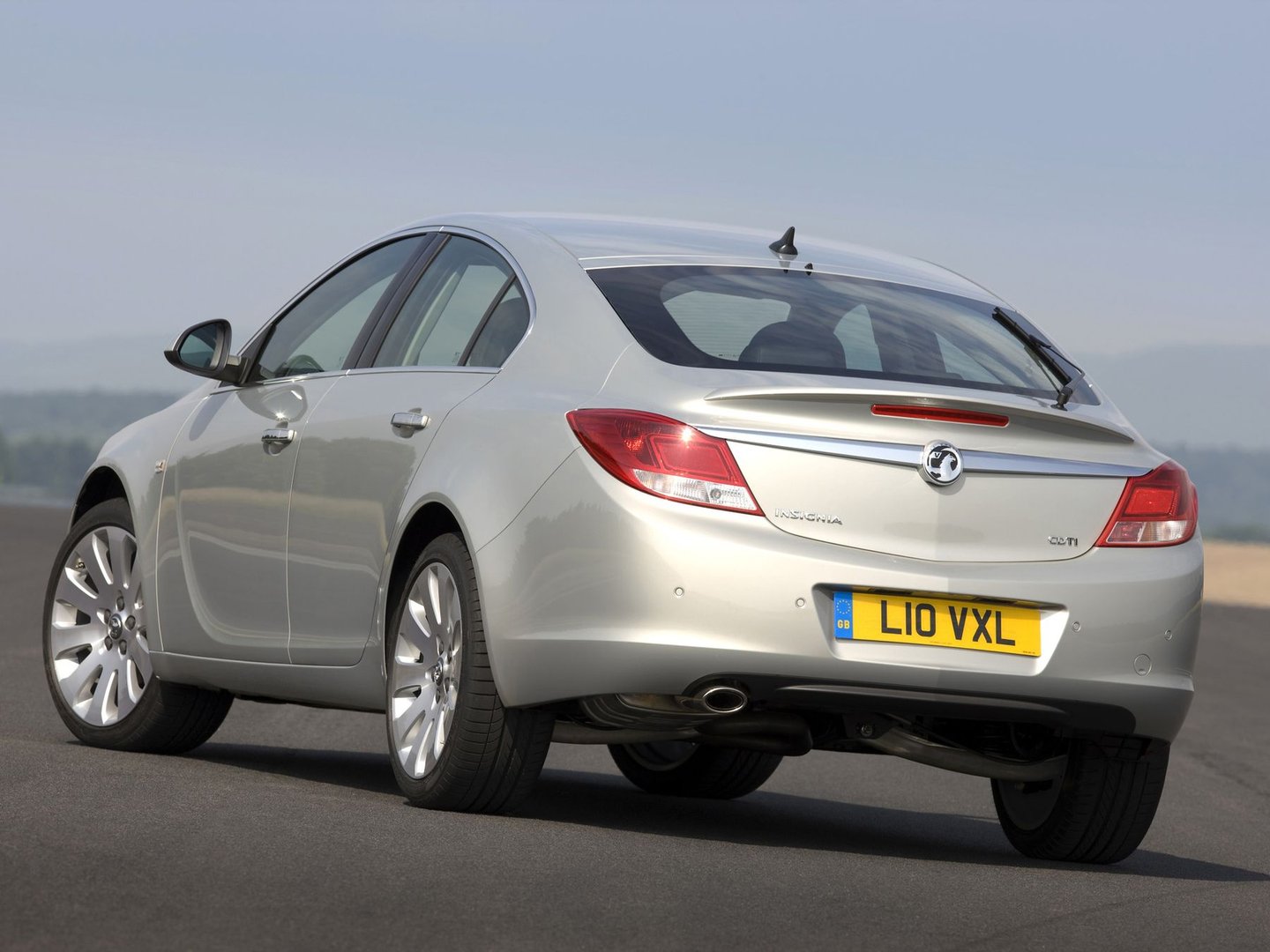 vauxhall_Insignia_1_generation__Liftback__11.jpg