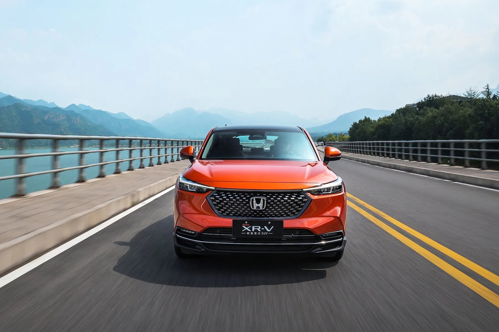 Honda_XR-V_2_generation__SUV_5-doors__4.jpg