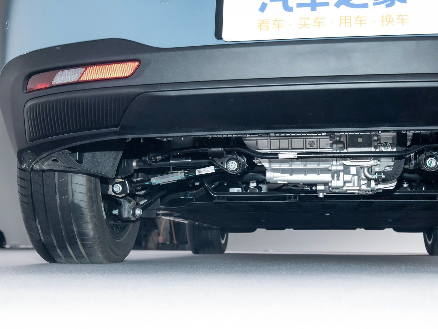 leapmotor_B10_1_generation__SUV_5-doors__33.jpg