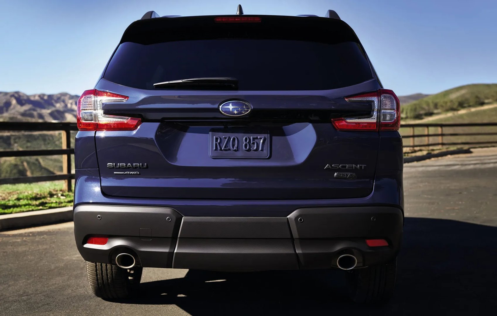 Subaru_Evoltis_1_generation_restyling__SUV_5-doors__3.jpg