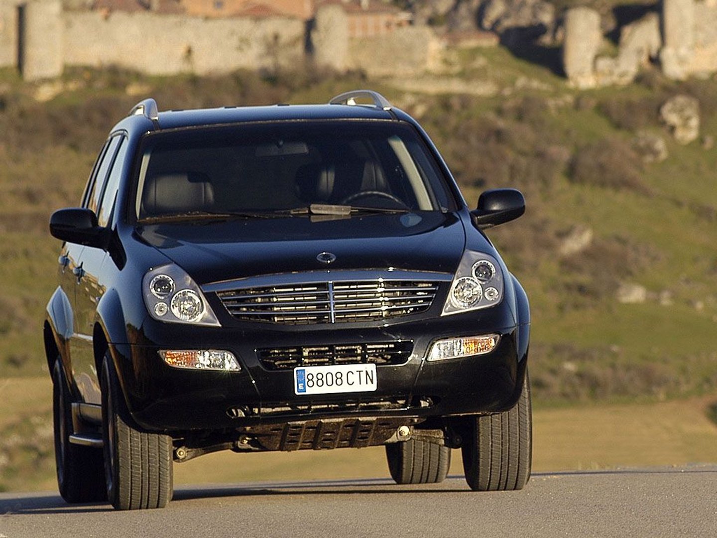 ssangyong_Rexton_1_generation__SUV_5-doors__5.jpg