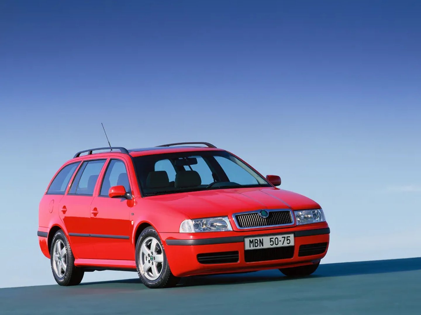 Skoda_Octavia_1_generation_restyling__Estate_5-door__9.jpg